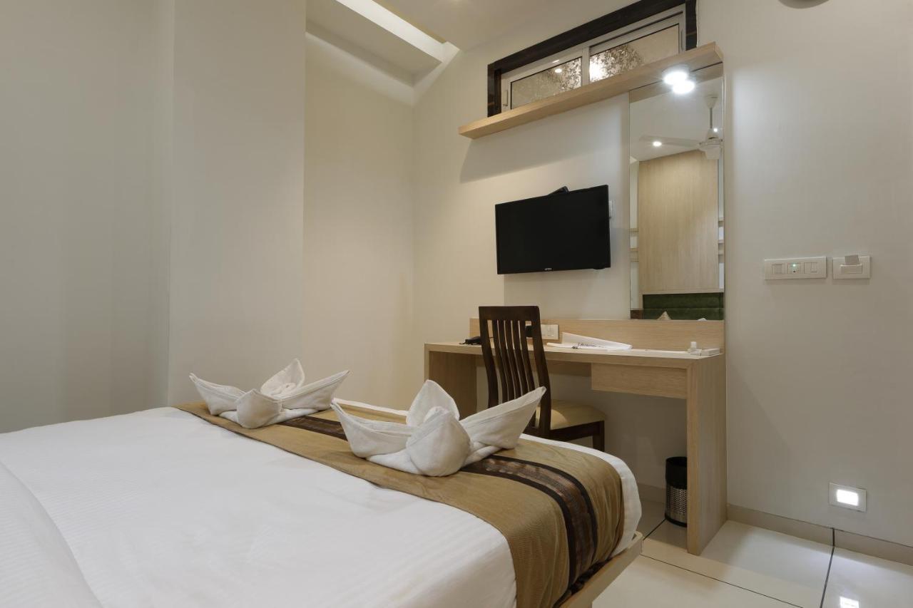 Hotel Decent Unjha Экстерьер фото